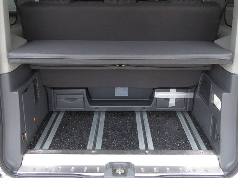 Renault Trafic 2nd (X83) Generation Exterior 