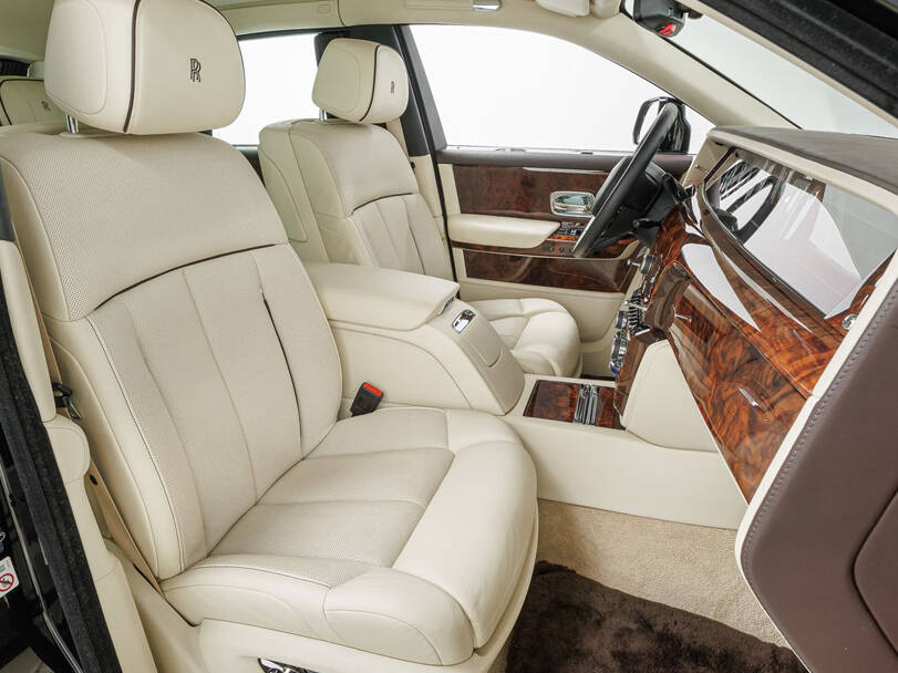 رولز رويس فانتوم 2025 الداخلية 