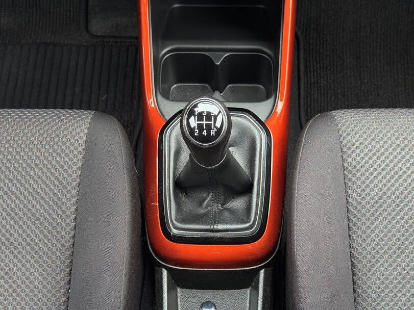 سوزوكي إيغنيس الداخلية 