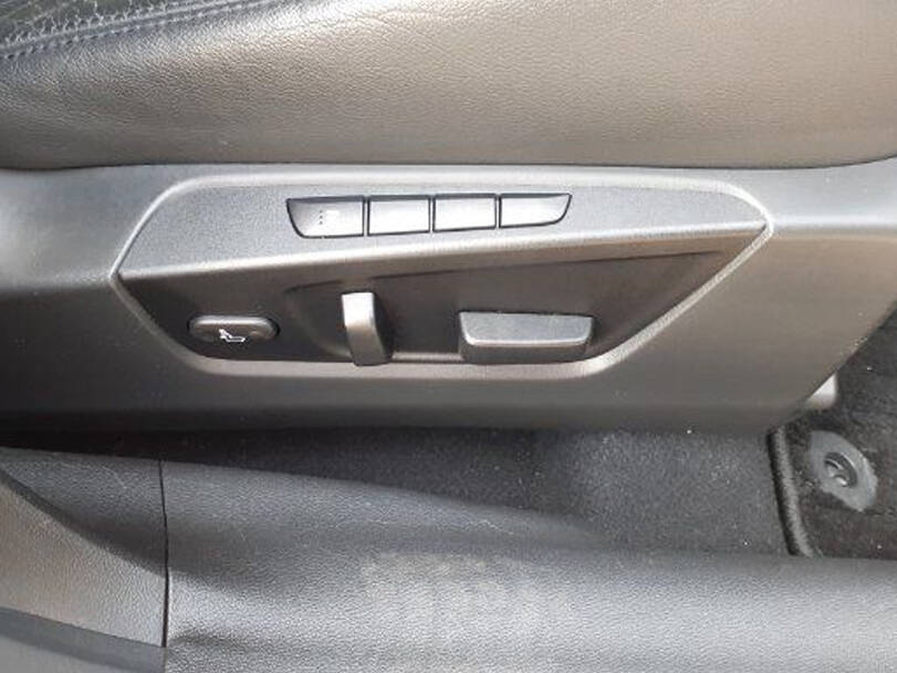 Suzuki Kizashi Interior 