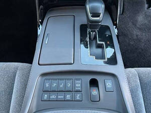 تويوتا سينتوري الداخلية 