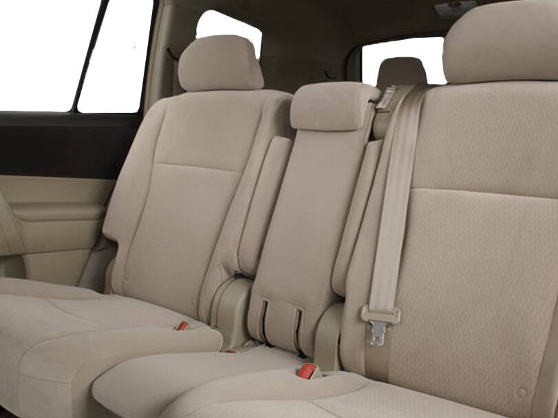 Toyota Kluger Interior 