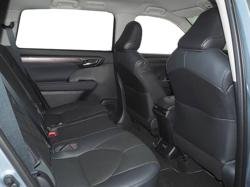 Toyota Kluger Interior 