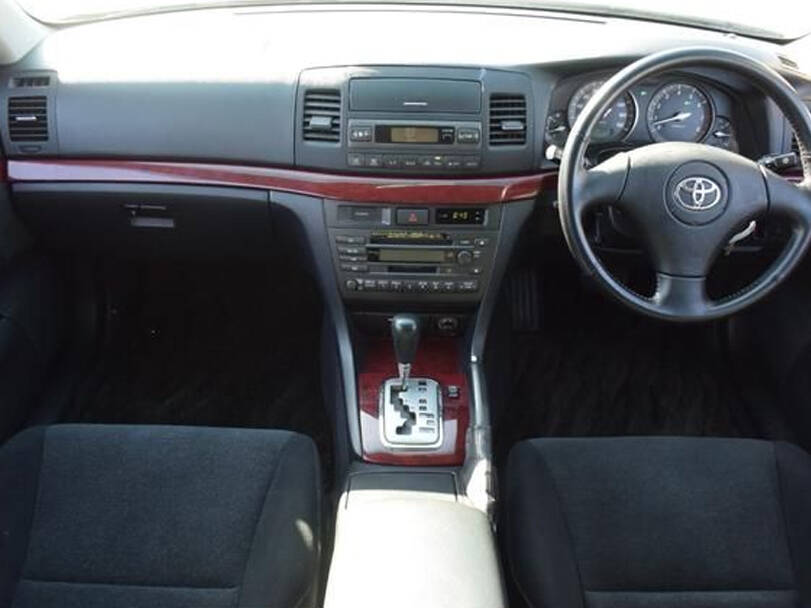 Toyota Mark II Grande Interior 
