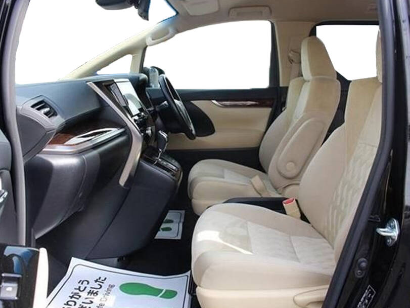 Toyota Vellfire Interior 