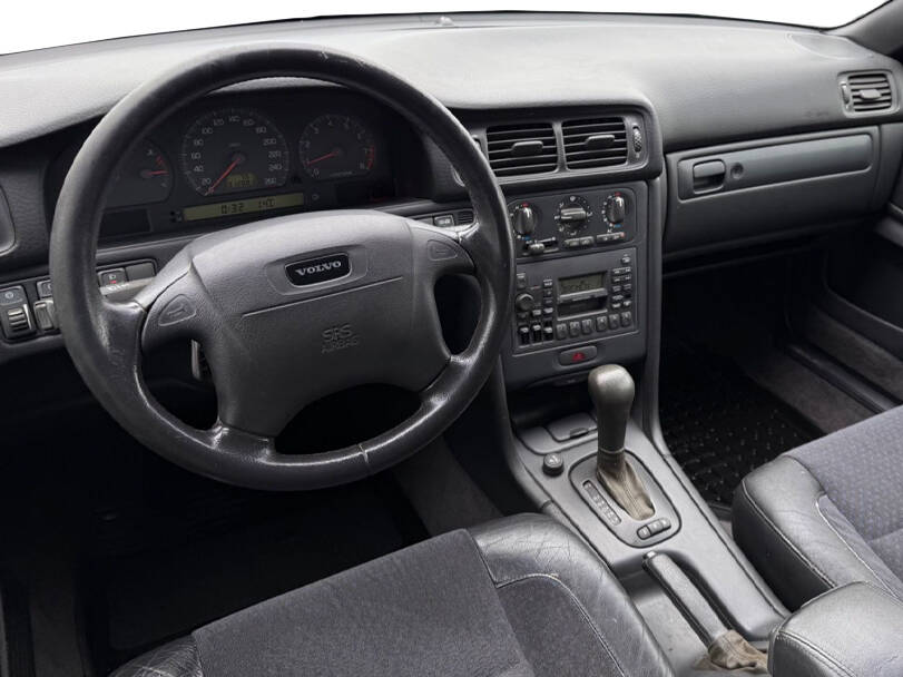 Volvo V70 Interior 