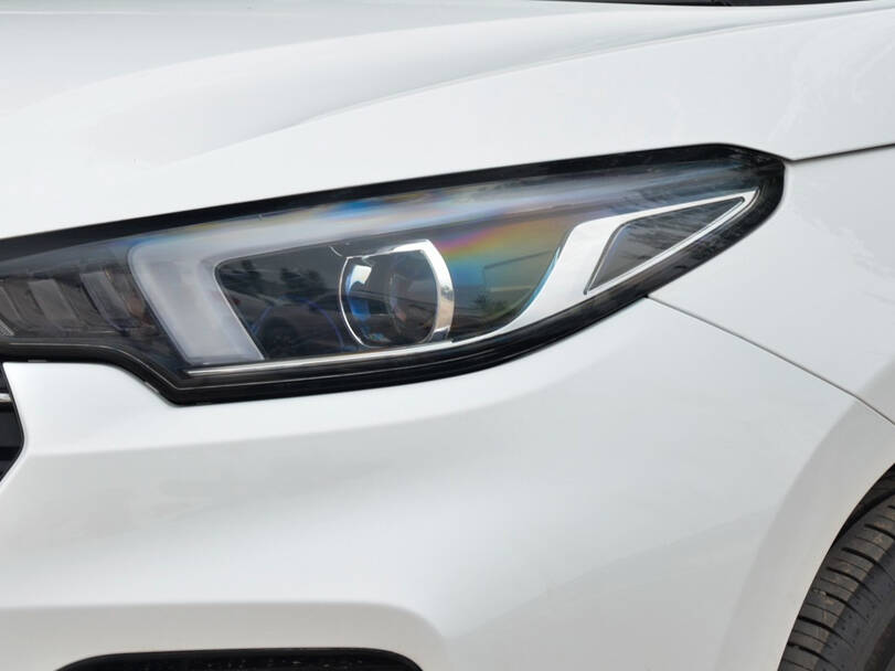 شيري أريزو 6 2025 الخارجية Headlight