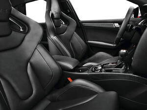 أودي آر إس 4 الداخلية Front Seats