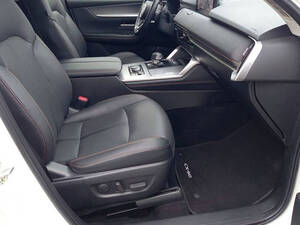 مازدا CX 60 الداخلية Front Seats