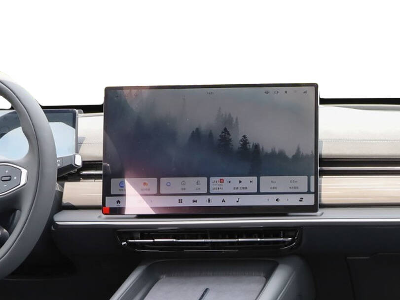 Dongfeng 007 Interior 