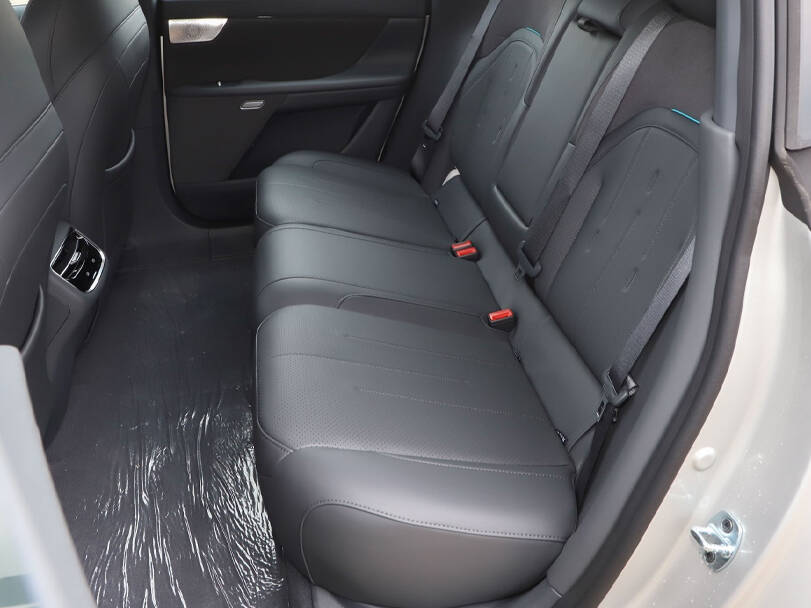 Dongfeng 007 Interior 