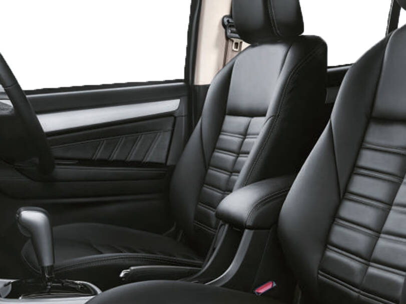 Isuzu Mu-X 1st (RF) Generation Interior 