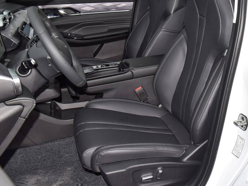 دونغ فِنغ Mage 2026 الداخلية 